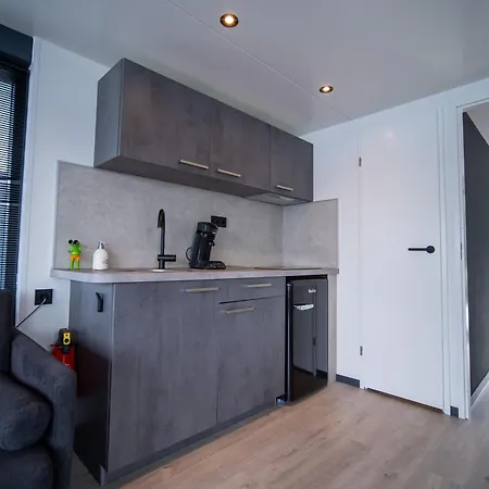 Houseboat Marina Mookerplas 4-6 Persoons * Middelaar