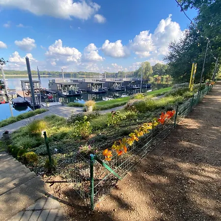 Houseboat Marina Mookerplas 4-6 Persoons * Middelaar