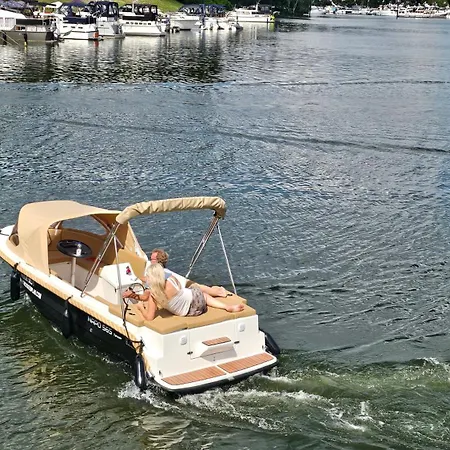 Houseboat Marina Mookerplas 4-6 Persoons