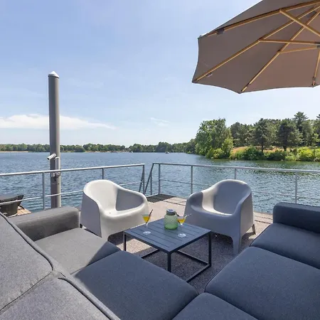 Houseboat Marina Mookerplas 4-6 Persoons