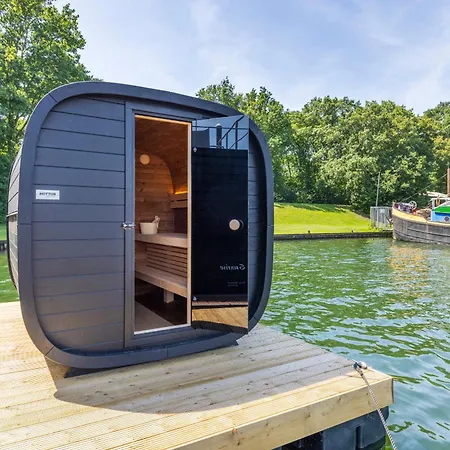 Houseboat Marina Mookerplas 4-6 Persoons Holiday home Middelaar