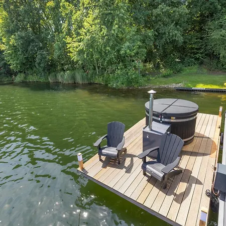 Holiday home Houseboat Marina Mookerplas 4-6 Persoons *