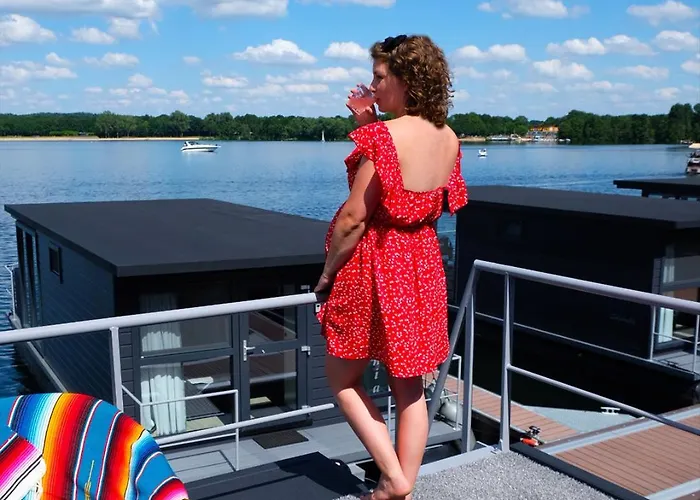 Houseboat Marina Mookerplas 4-6 Persoons *