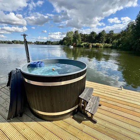 Houseboat Marina Mookerplas 4-6 Persoons